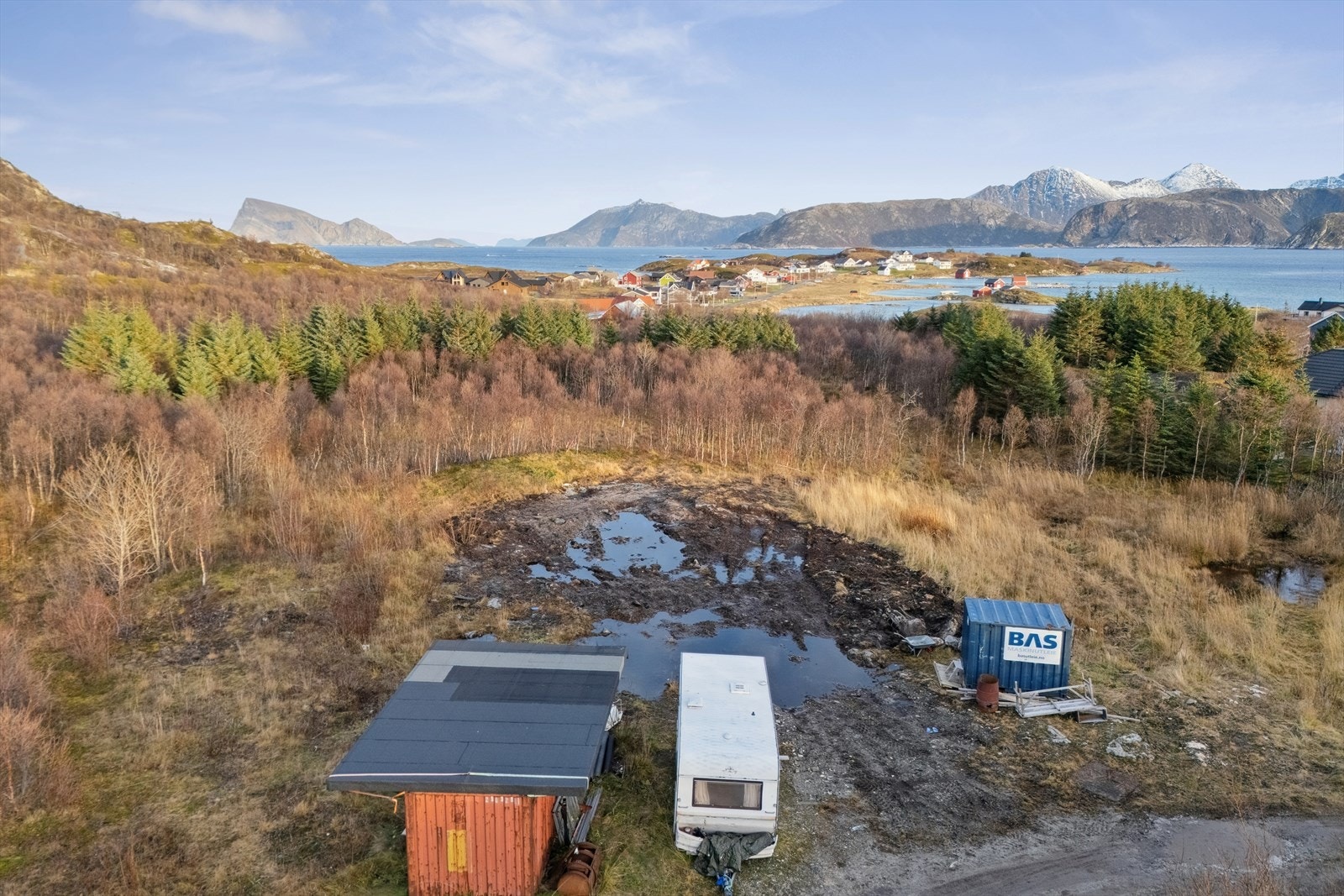 Området består hovedsakelig av eneboliger og fritidsbebyggelse. Galleribilde