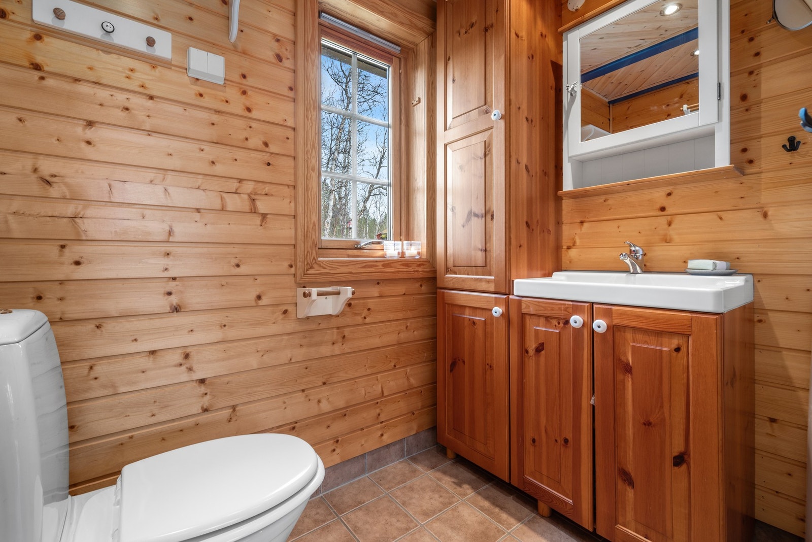 Gulvet er flislagt med varmekabler. Galleribilde