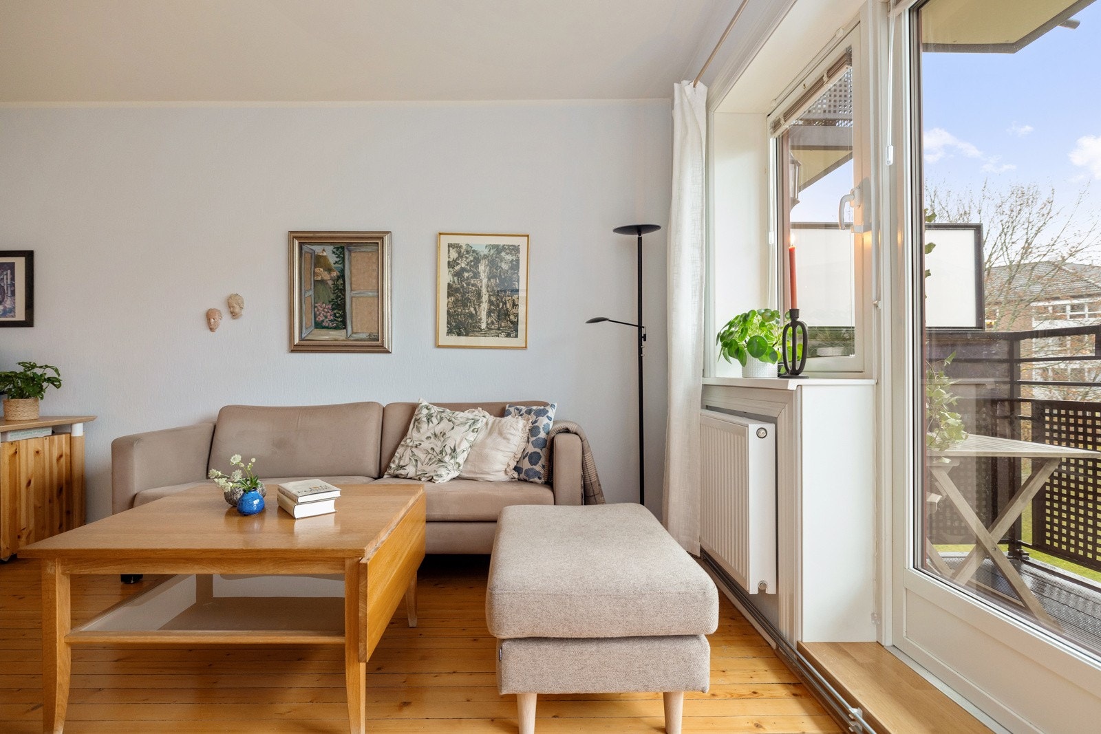 Varmtvann, fyring, kabel-tv og internett er inkludert i felleskostnadene. Galleribilde