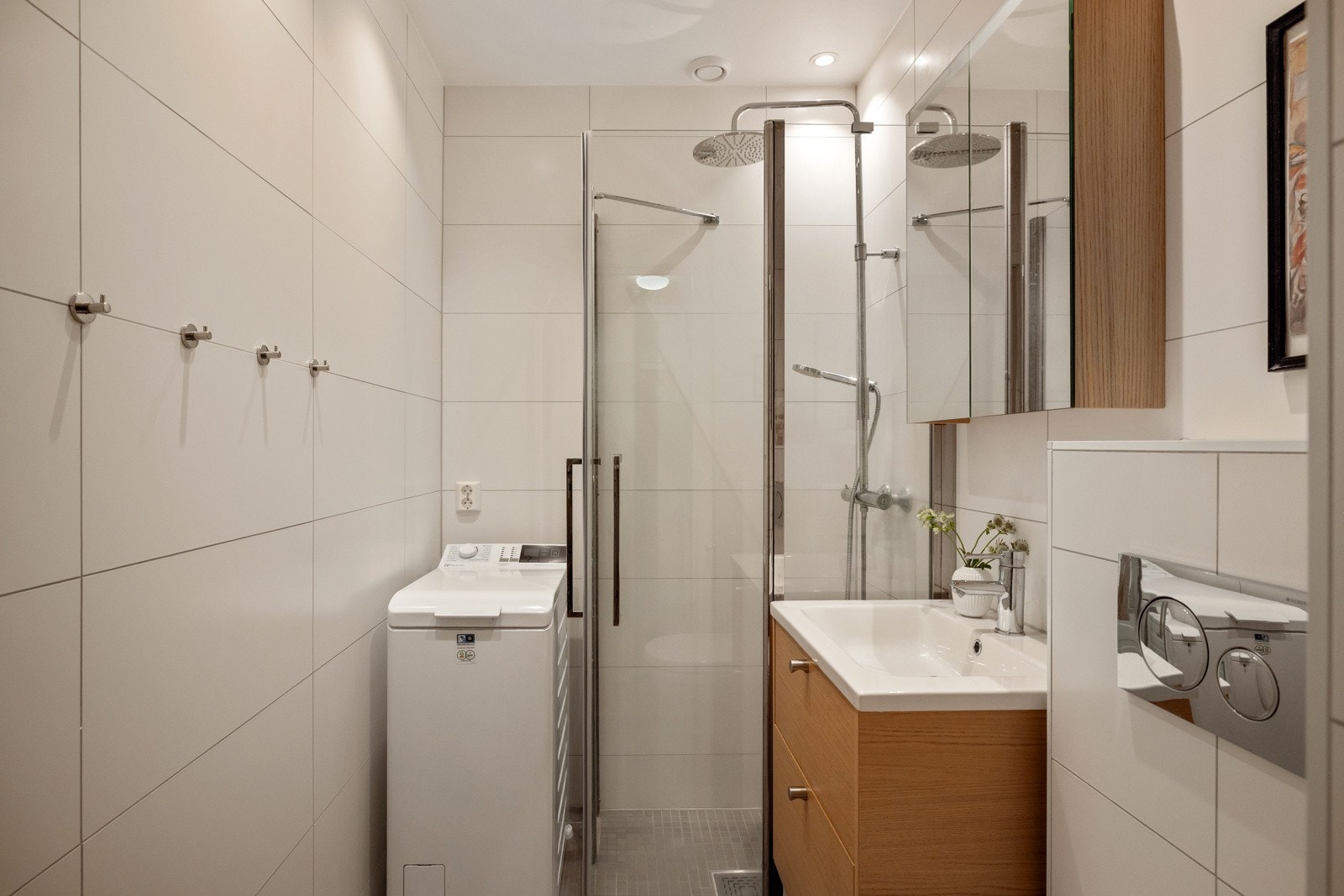 Pent baderom pusset opp i 2020. I 2004 ble avløpsrørene rehabilitert i regi av borettslaget. Galleribilde