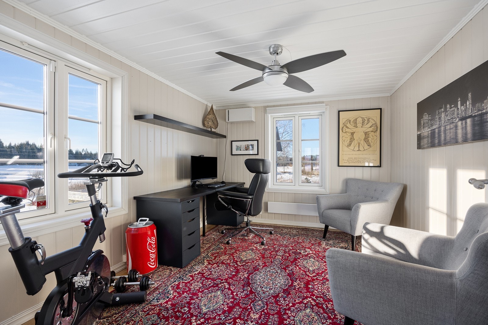 Soverom med suiteløsning med badet. Galleribilde