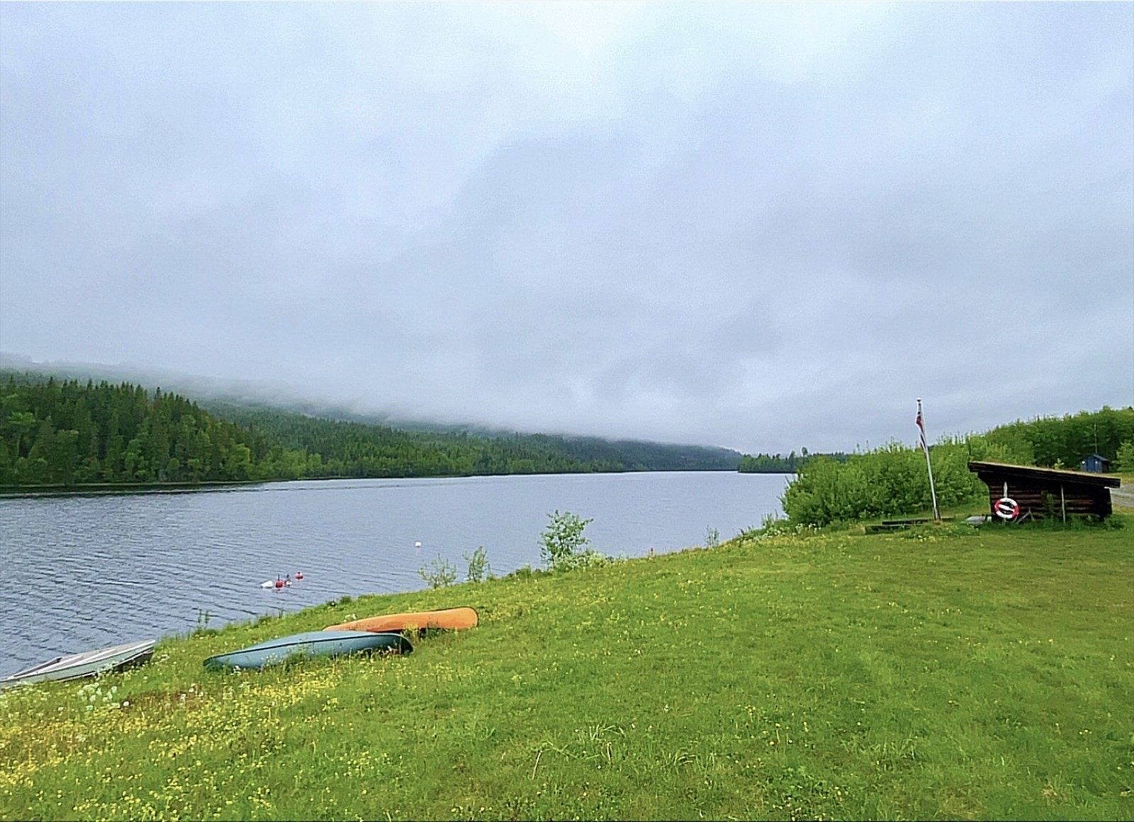 Flott plass med grillhytte ved Ringsjøen. Privat bilde. Galleribilde