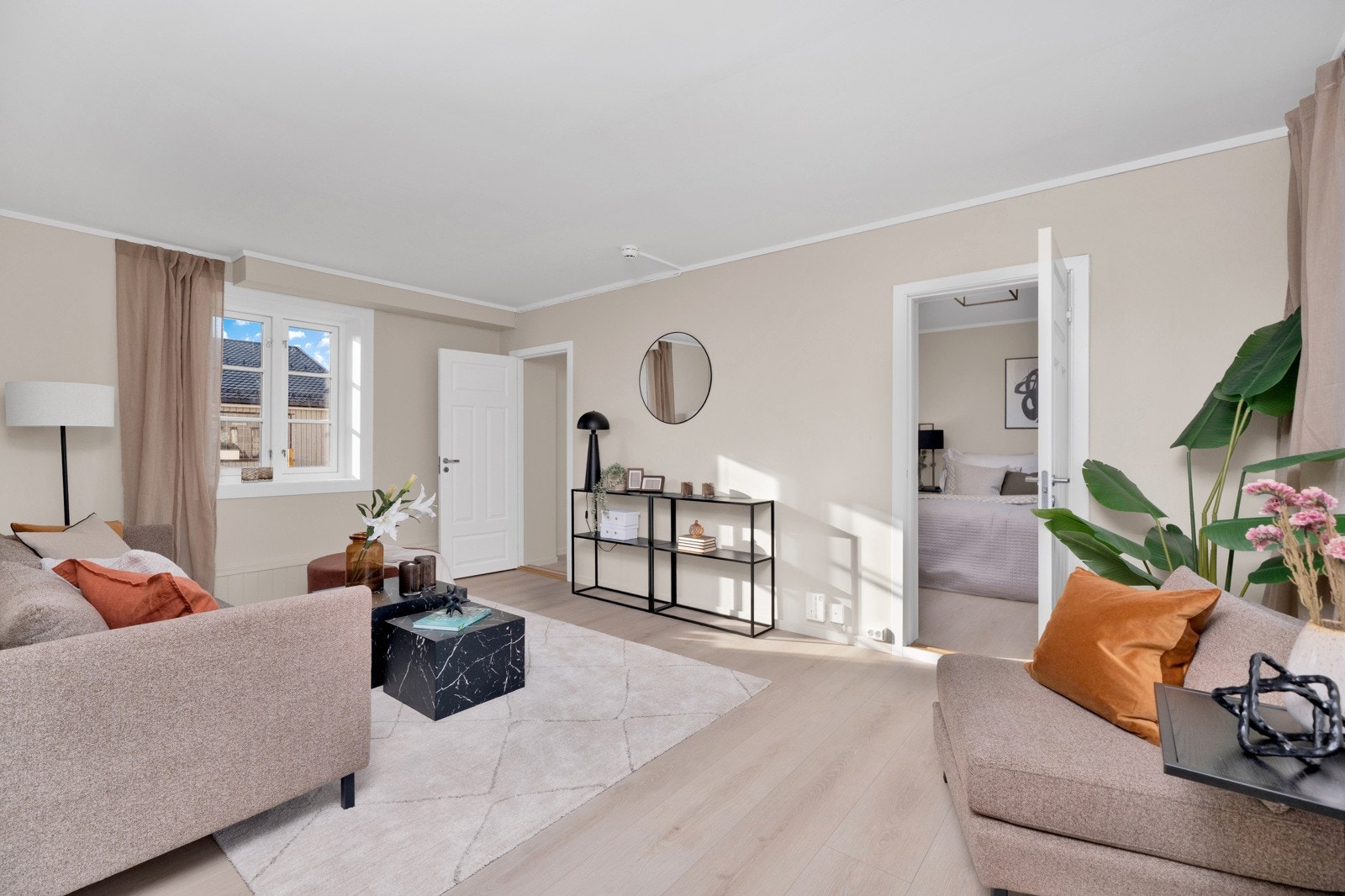 En praktisk og flott leilighet med sentral og attraktiv beliggenhet like ved Gyldenløve Brygge på Strømsø Galleribilde