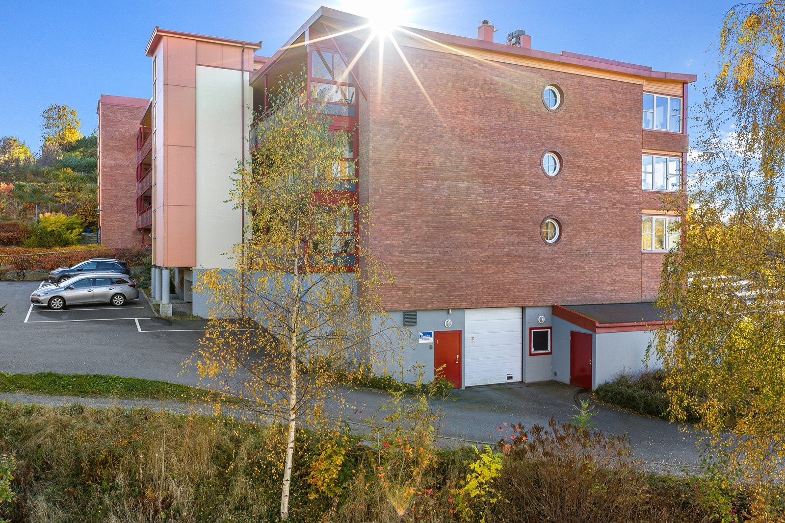 Adkomst garasje Galleribilde