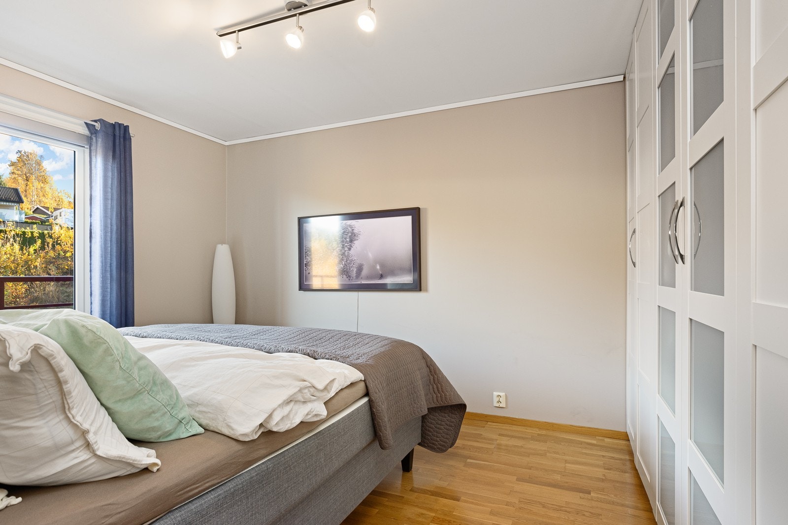 Godt med garderobeskap Galleribilde