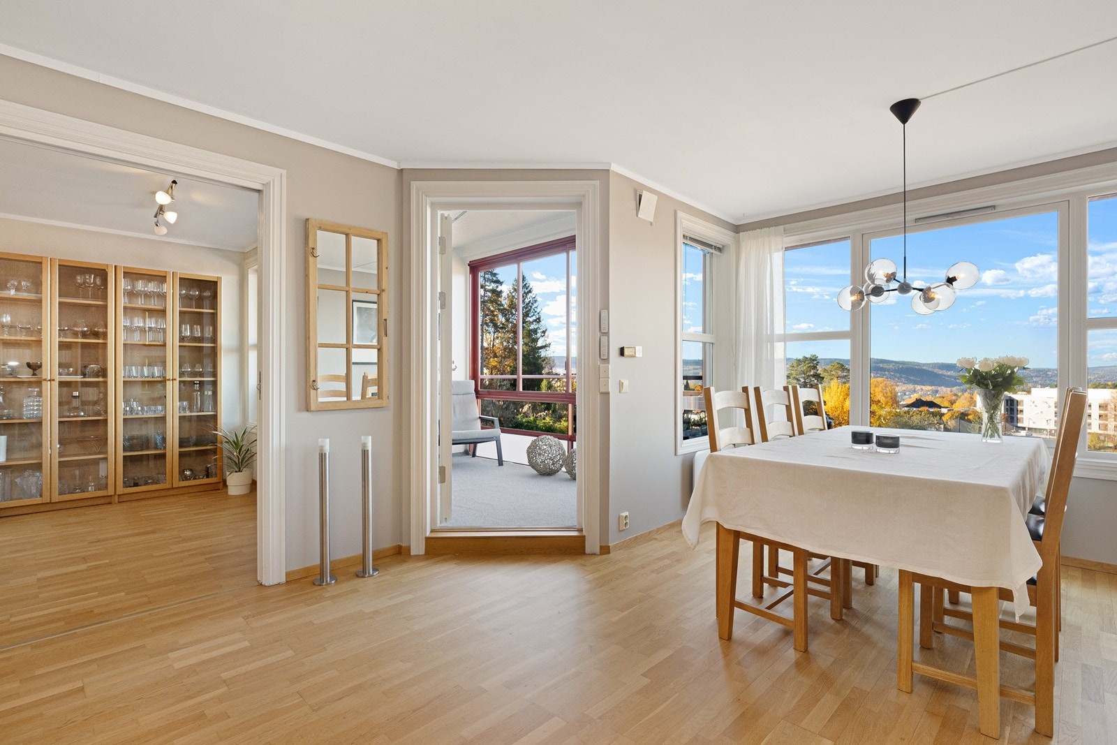 Spisestue med utgang til balkong - Utvendig screens Galleribilde