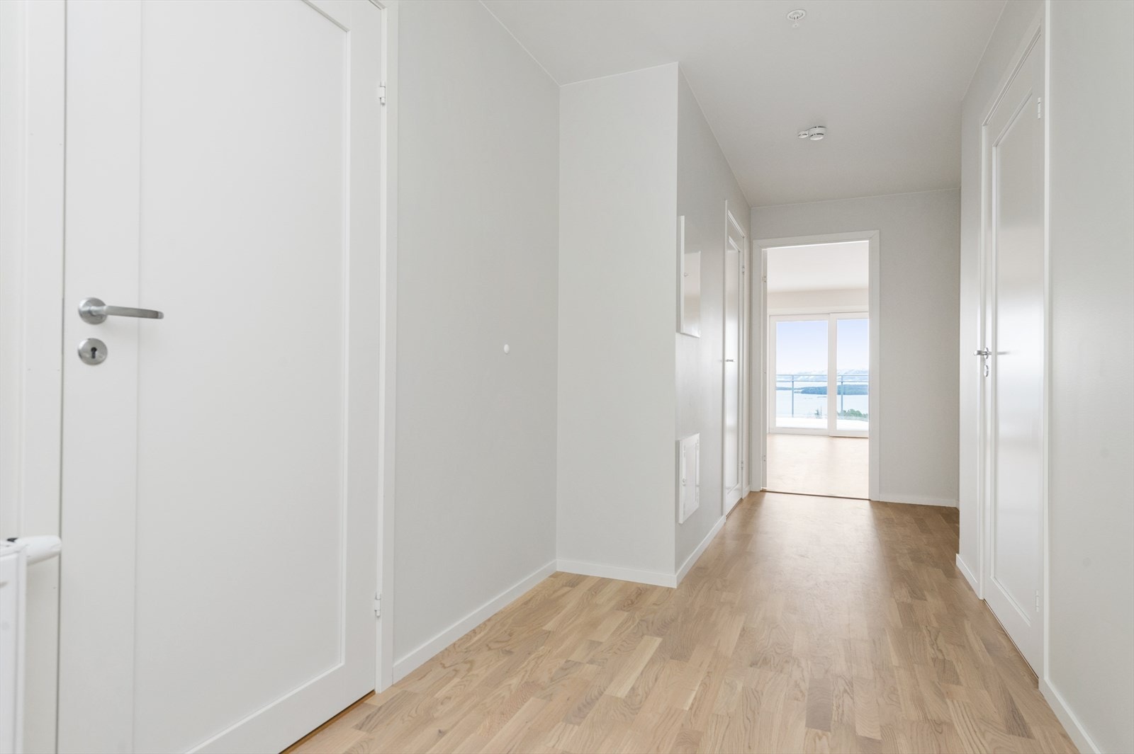 Gang (Alle bilder er hentet fra naboleilighet i samme etasje som er identisk.) Galleribilde