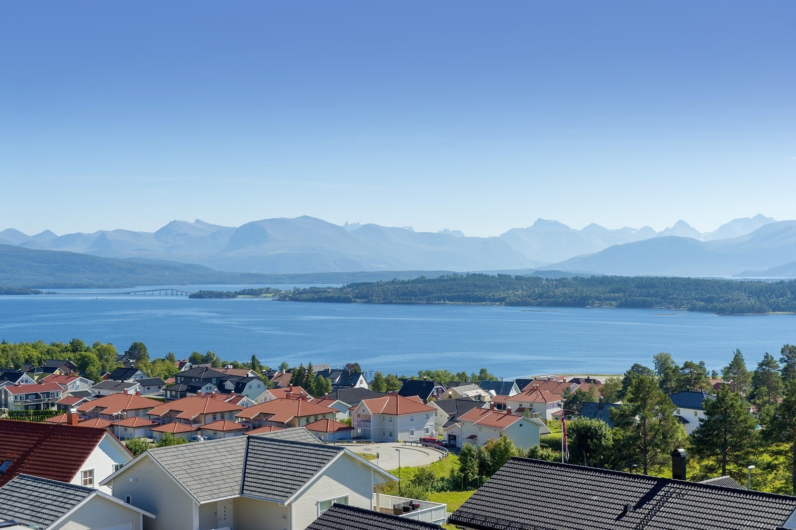 Utsikt sommerstid. Galleribilde