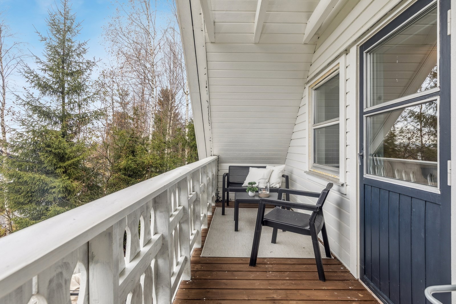 Utenfor hovedsoverommet er en liten balkong. Galleribilde