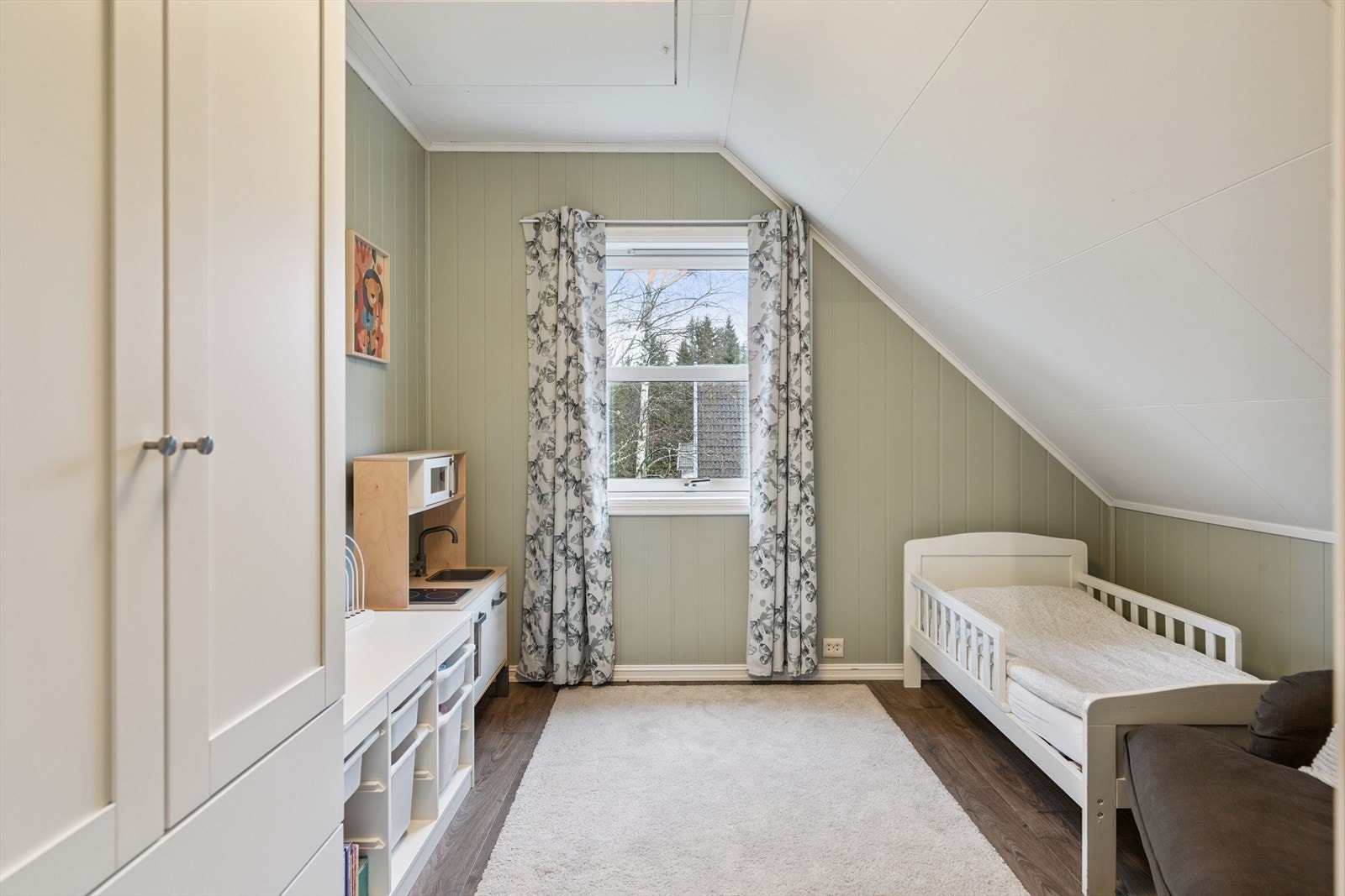 Soverom 2 i lys og delikat stil. Galleribilde