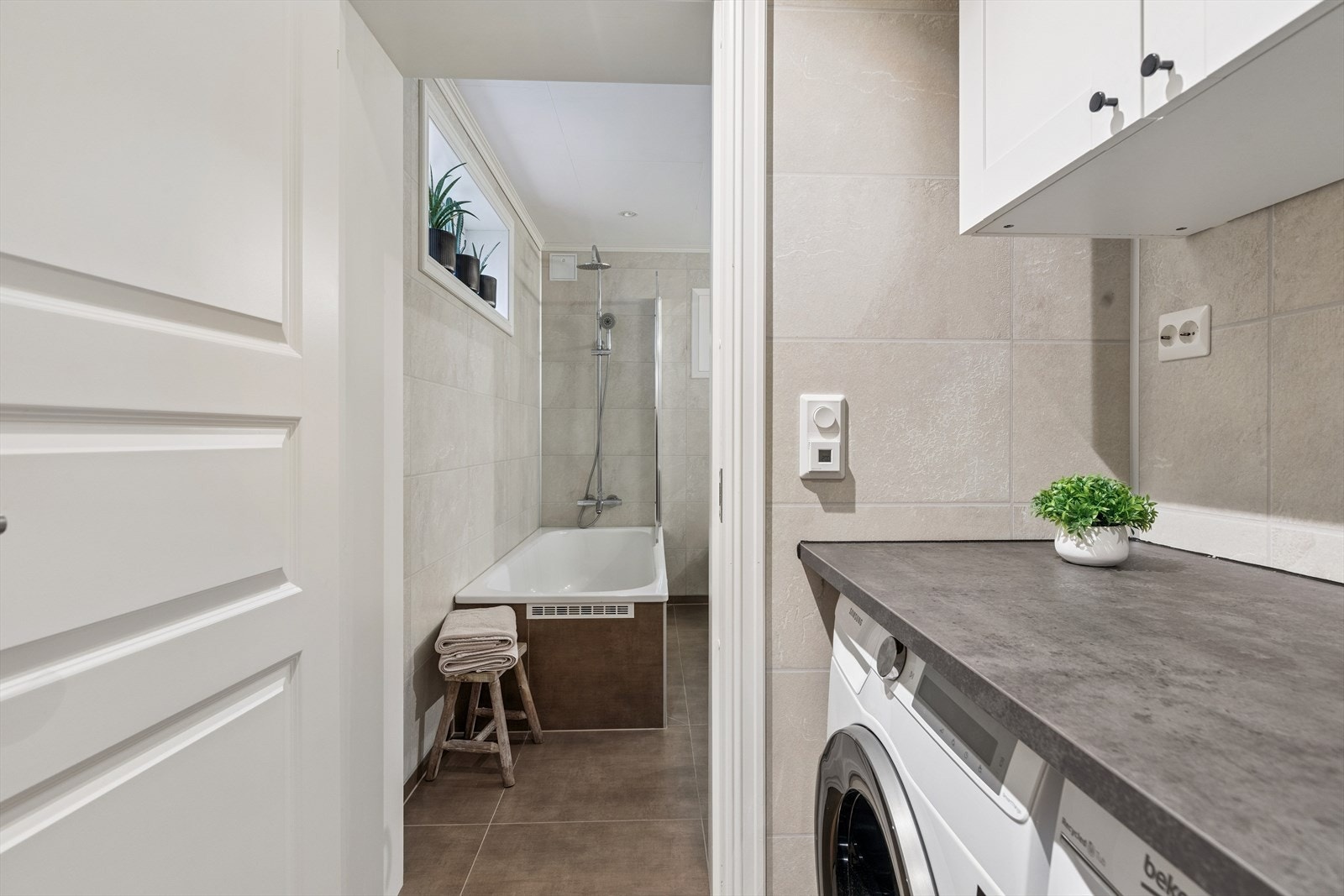 Samtidig ble det bygget et separat vaskerom i samme stil som badet. Galleribilde