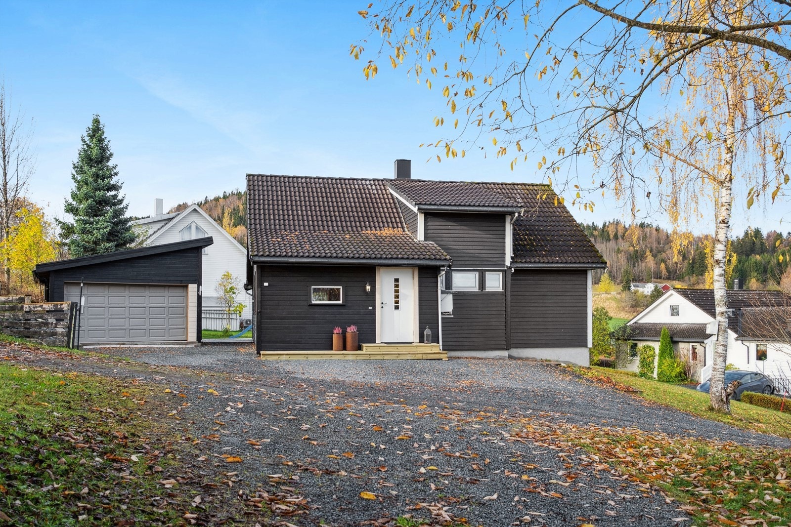 Garasje oppført i 2021. Galleribilde