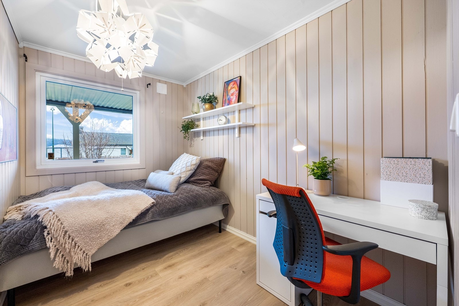 Det står en 120 cm bred seng her i dag. Galleribilde