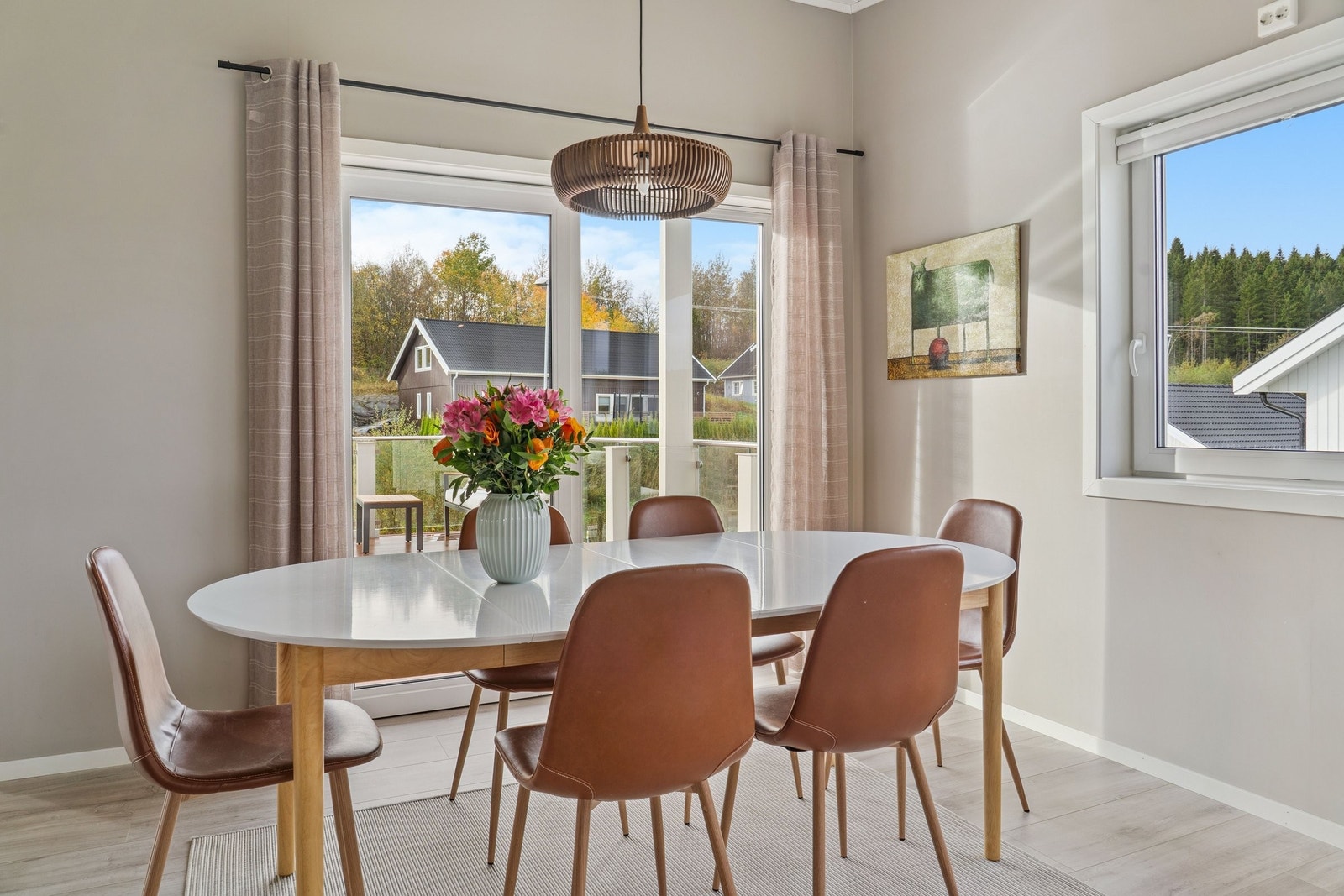 Spisegruppe med skyvedør til veranda Galleribilde