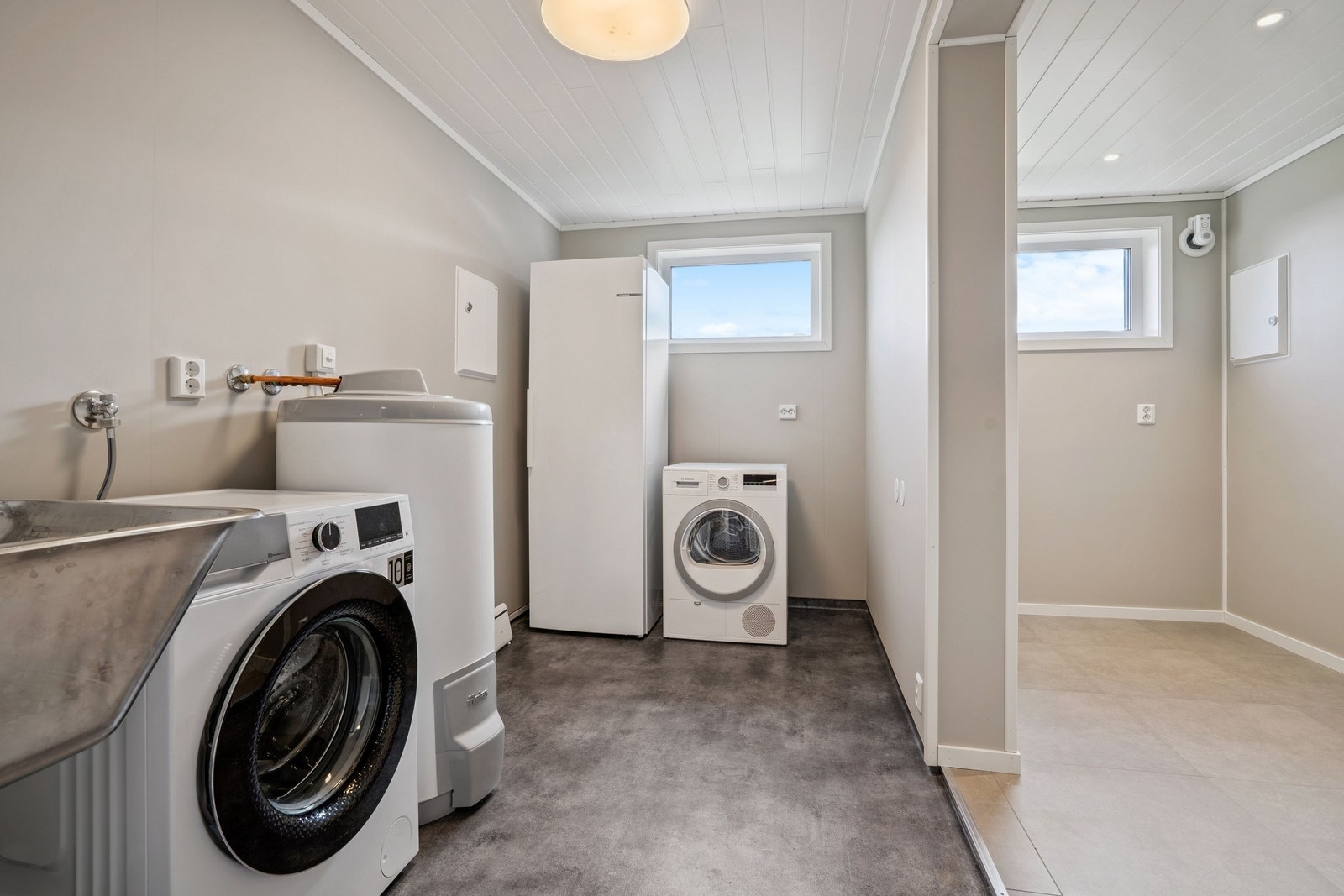 Romslig vaskerom Galleribilde