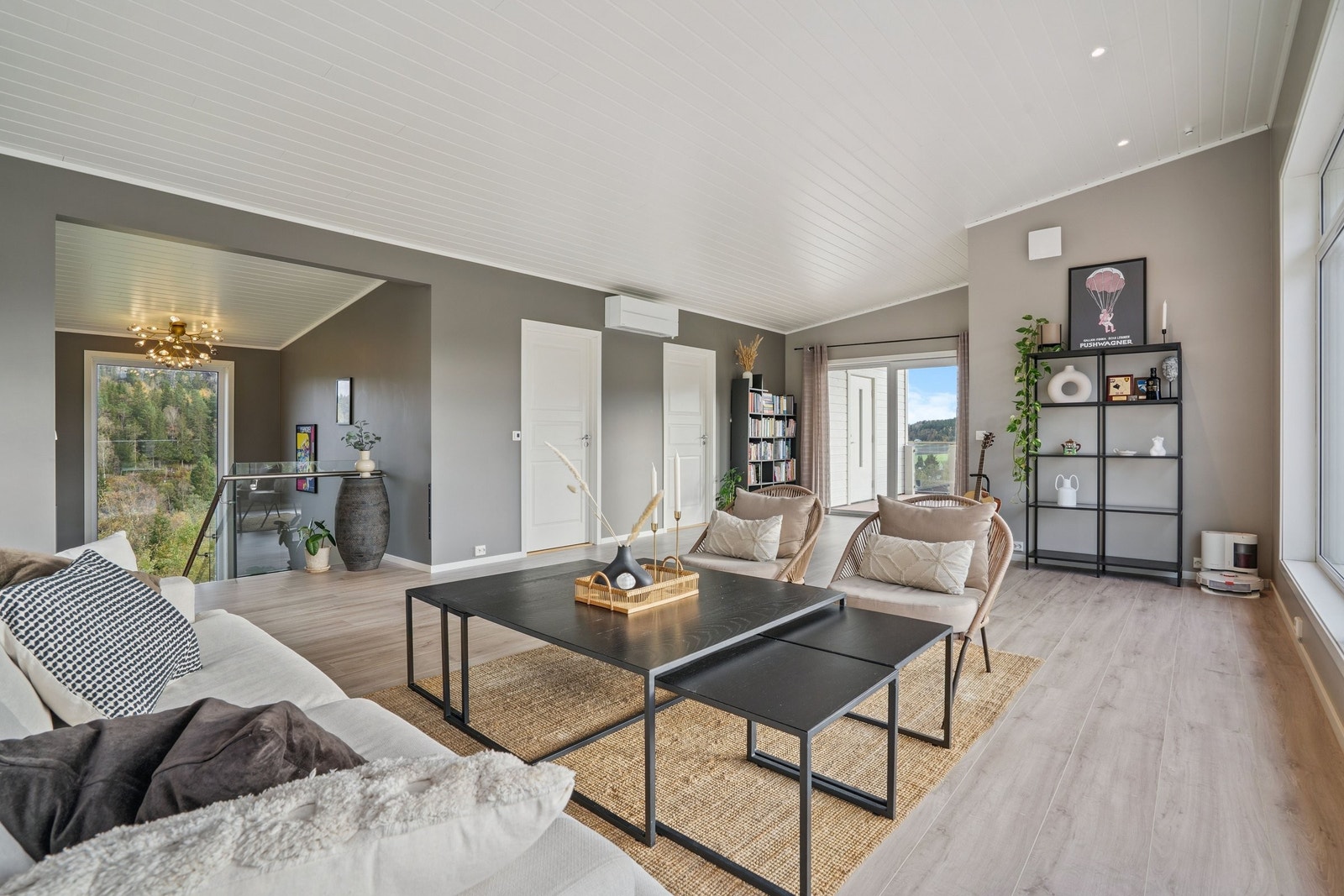 Trappoppgang og stue Galleribilde