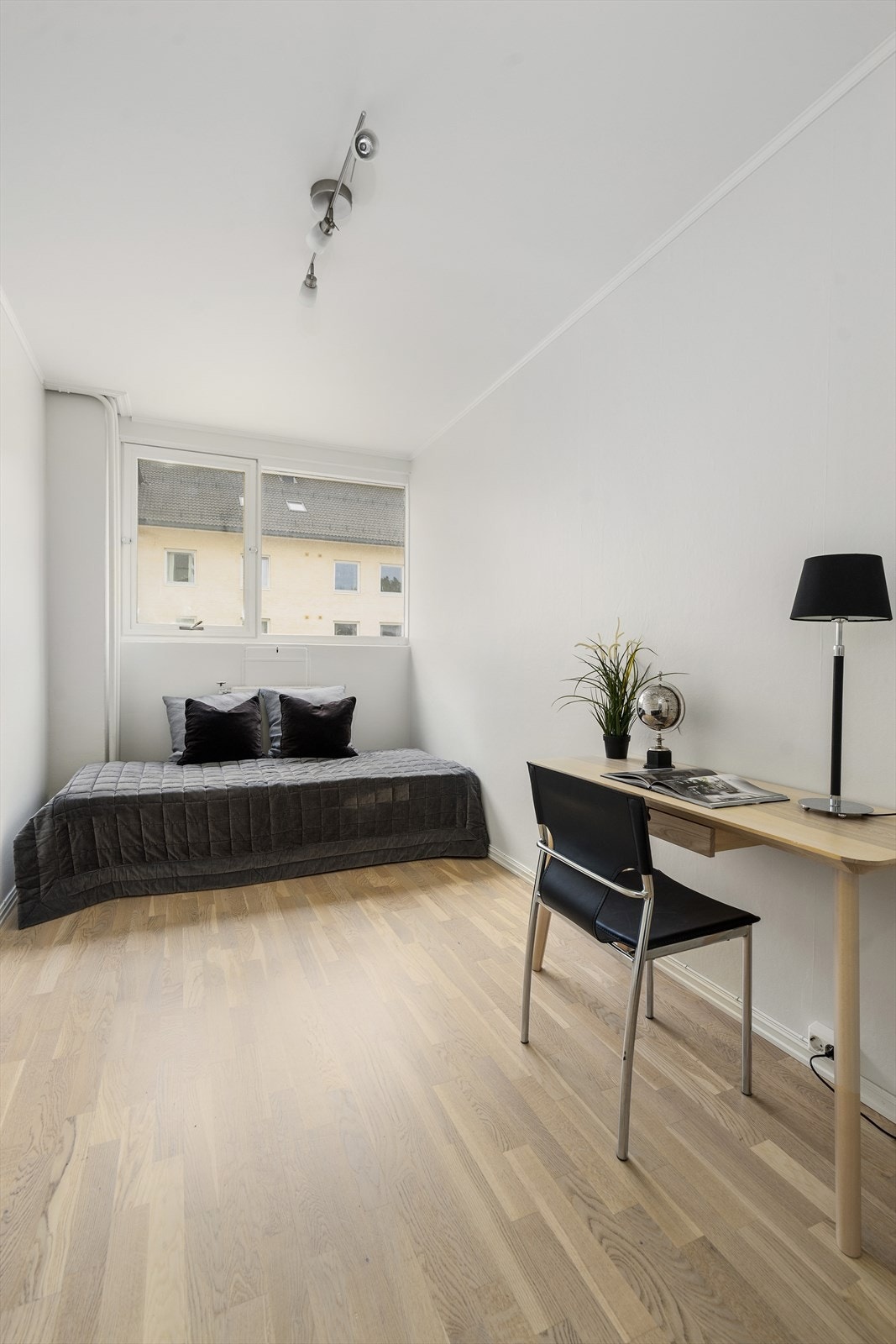 Soverommet har plass til seng med tilhørende møblement. Galleribilde