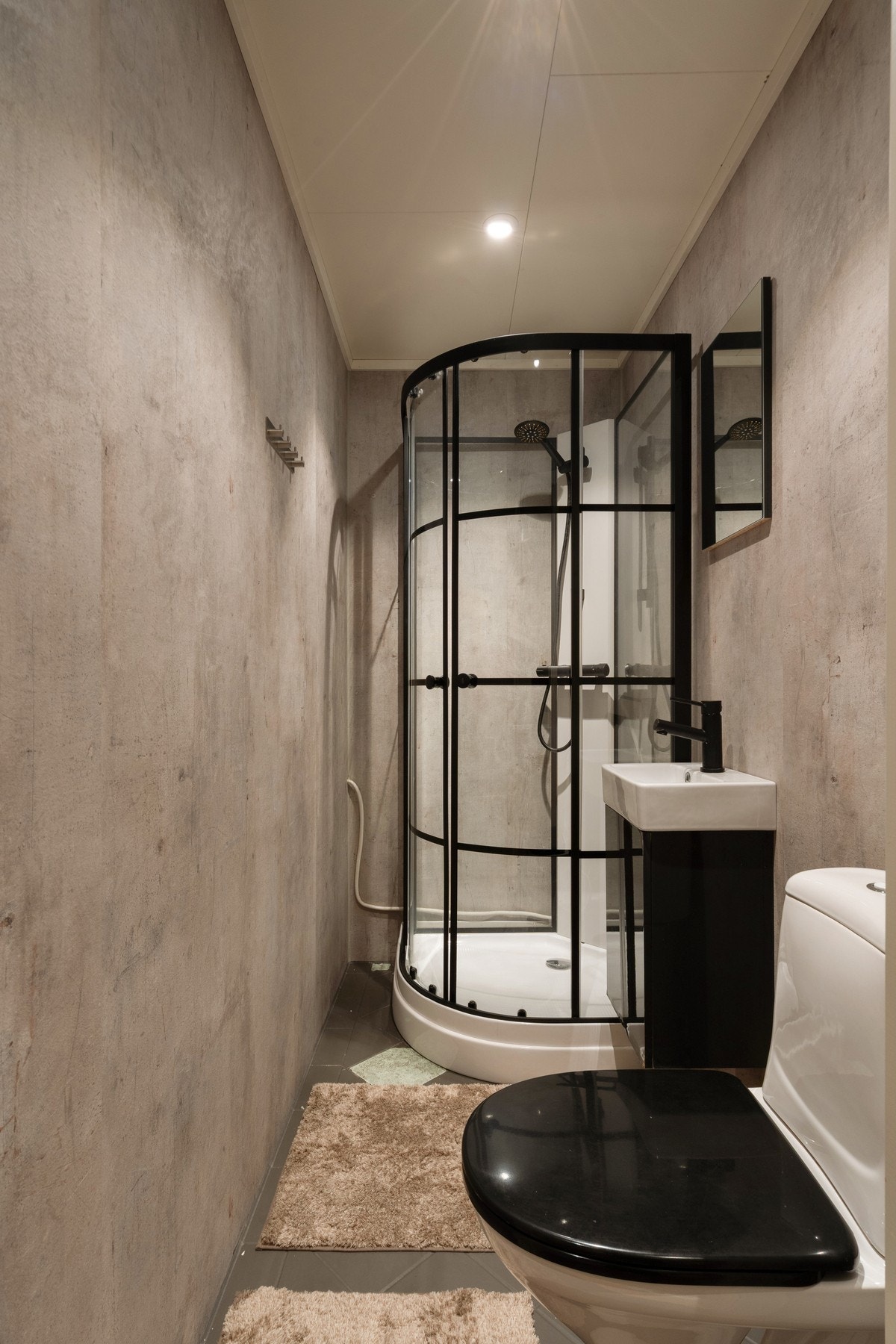 Termostatstyrte varmekabler på badet. Galleribilde