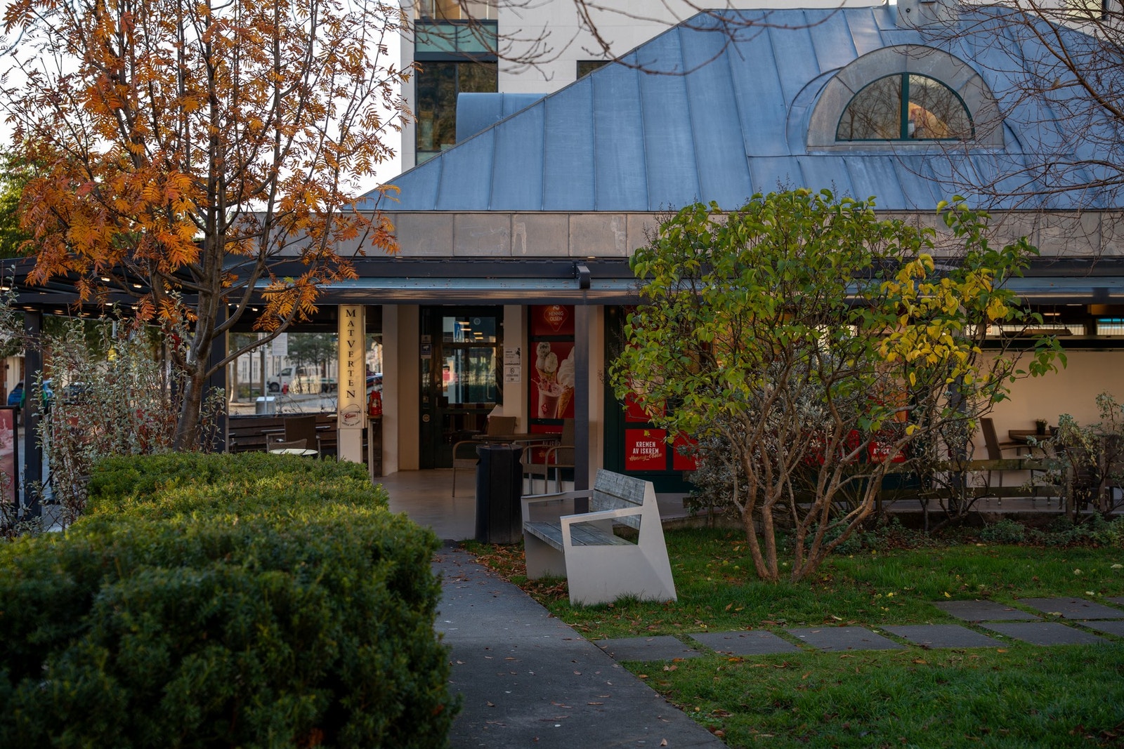 Det populære gatekjøkkenet Stuen ligger bare en kort spasertur nedover gaten. Galleribilde