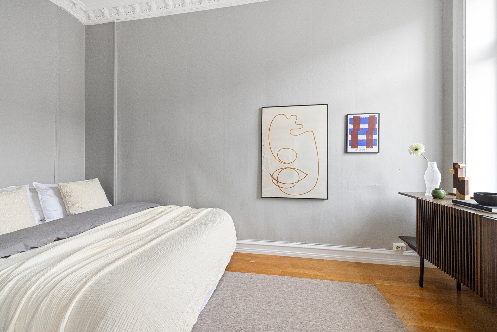 Her er det også plass til en kommode eller et skap for oppbevaring Galleribilde