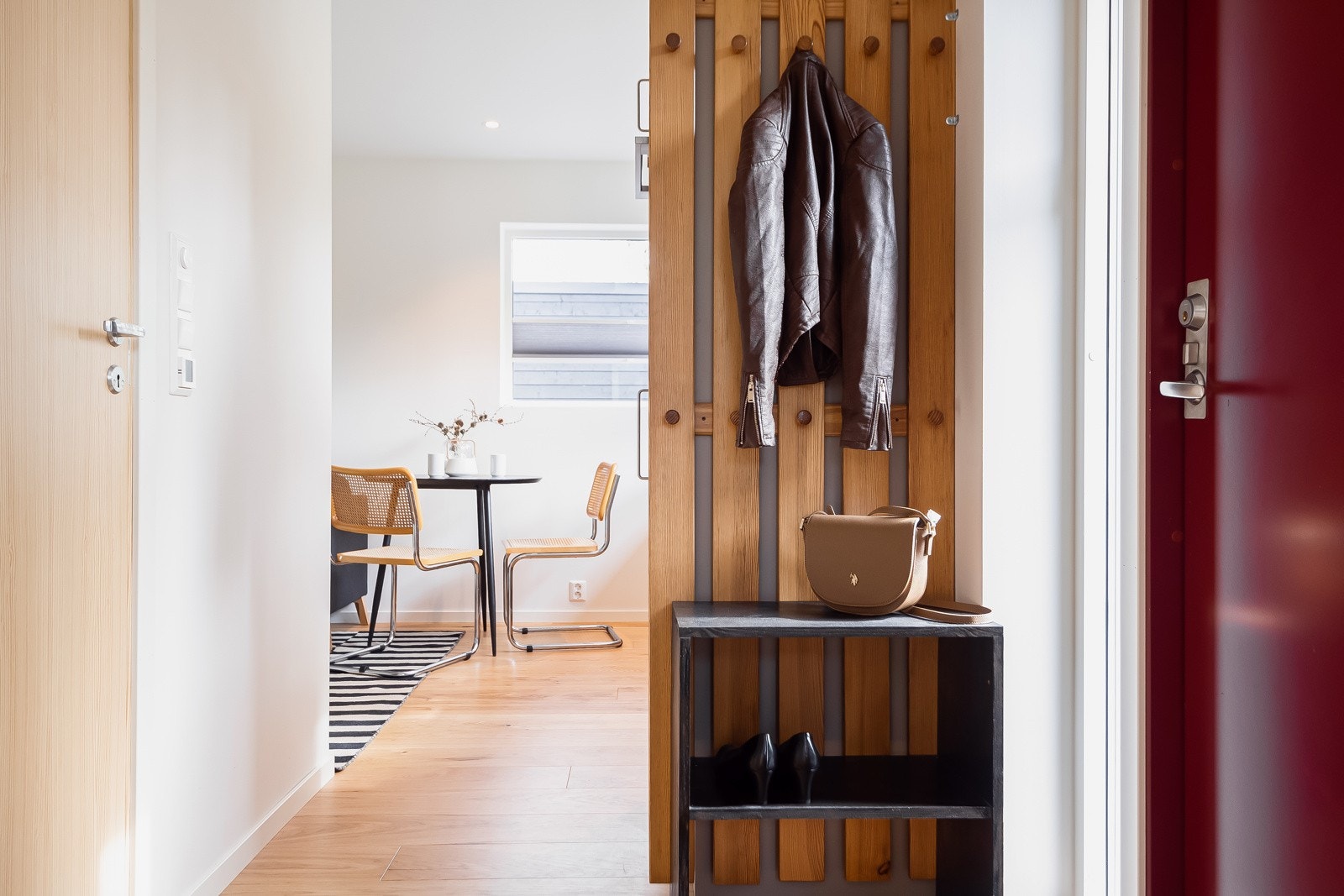 Inngangsparti hybeldel. Galleribilde