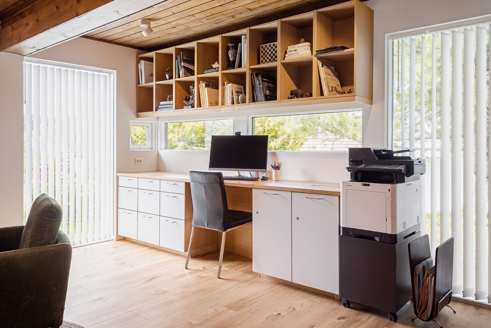 Plassbygget kontorløsning på stuen. Galleribilde