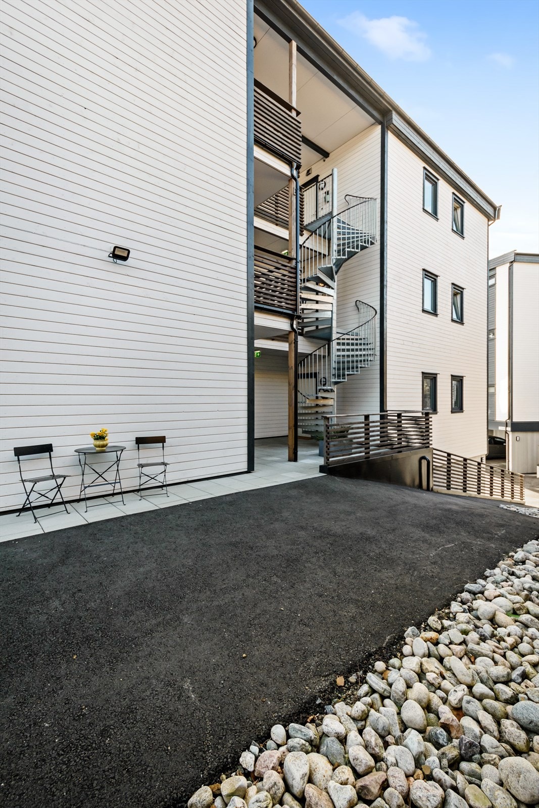 Det er både heis og trappeadkomst til leiligheten Galleribilde