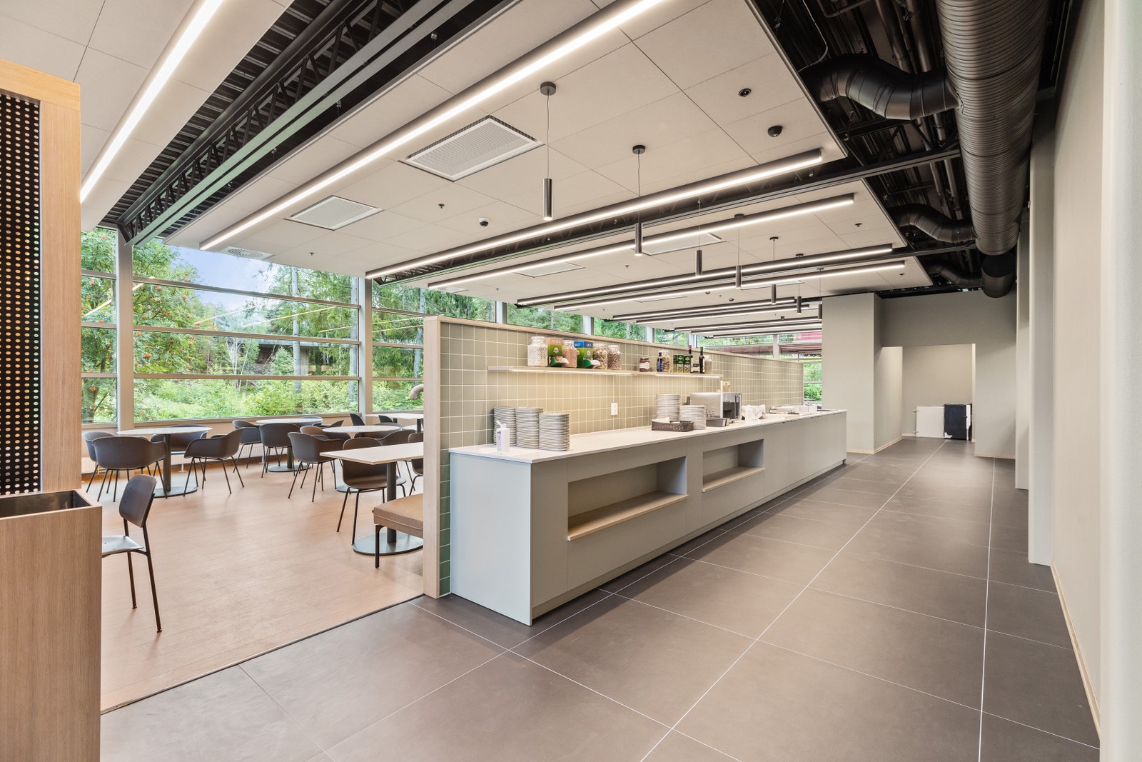 Nyrenovert kantine Galleribilde