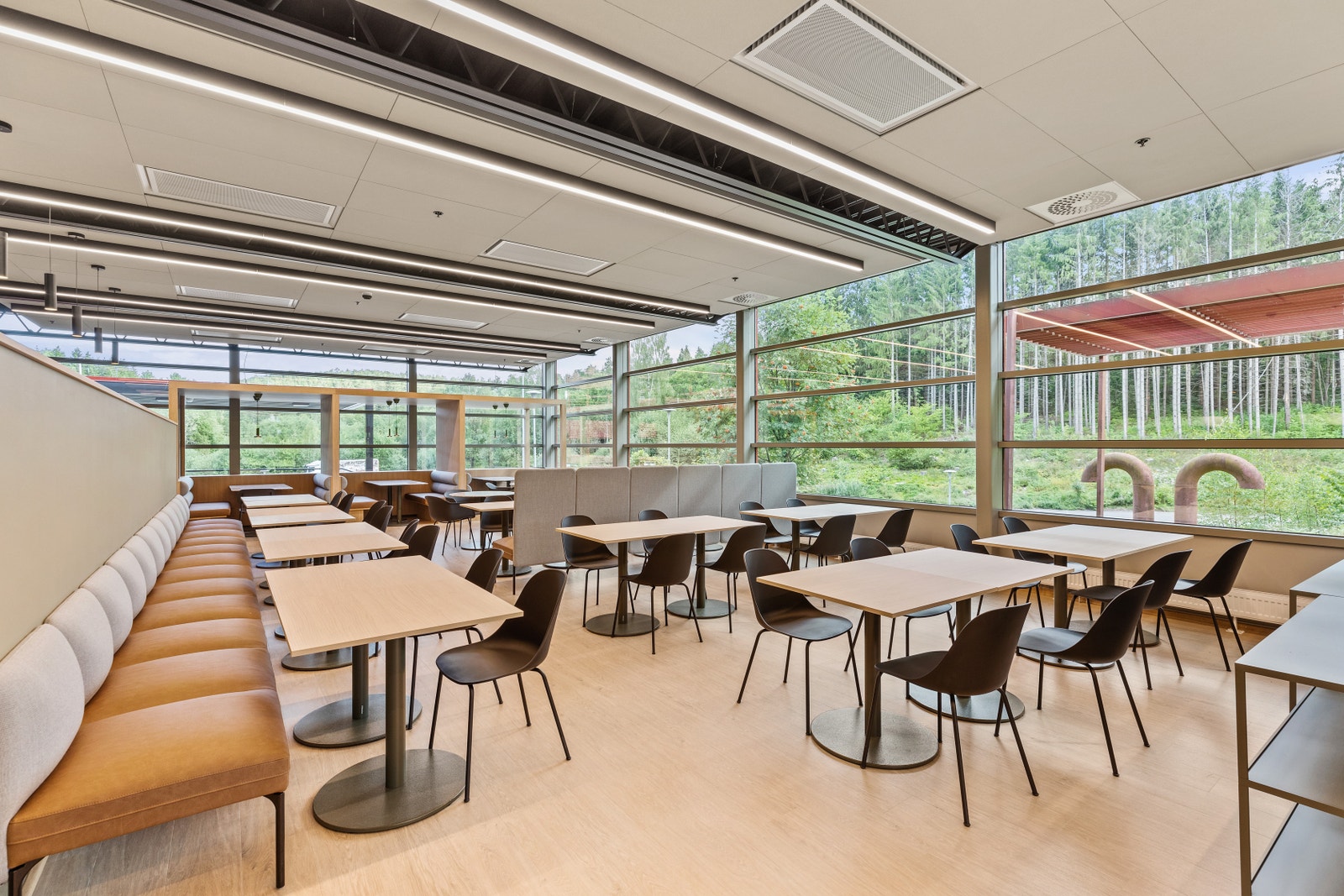 Nyrenovert kantine Galleribilde