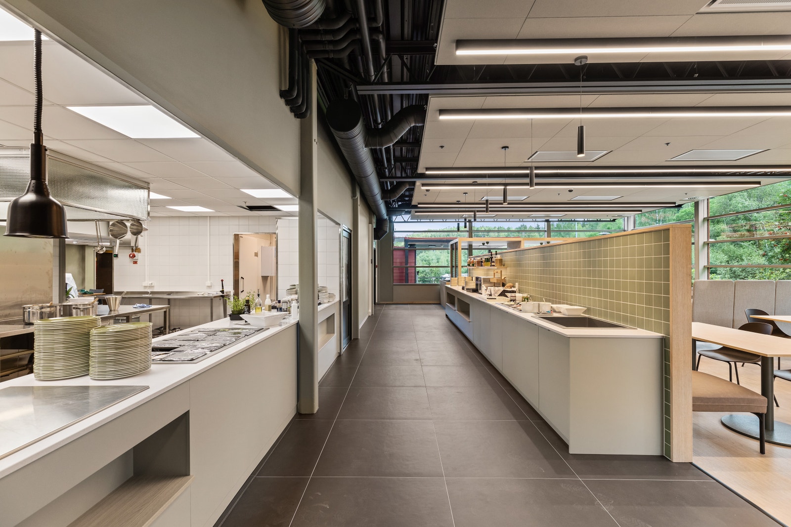 Nyrenovert kantine Galleribilde