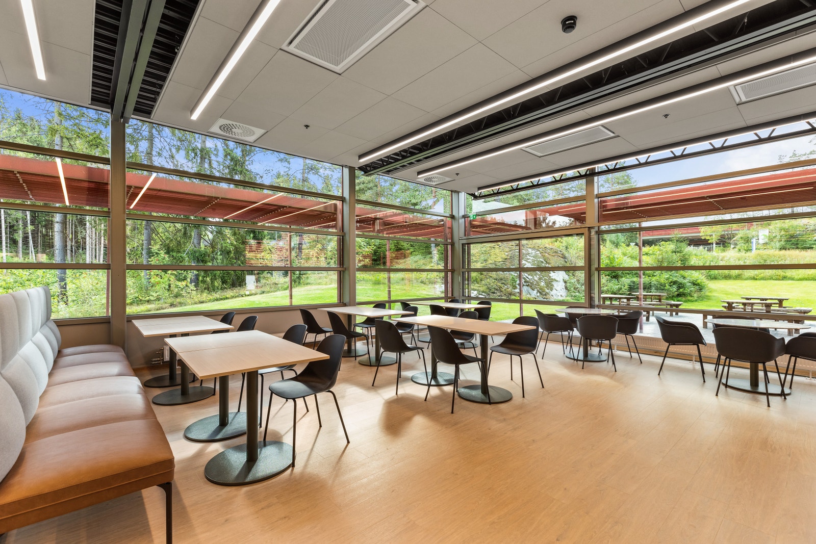 Nyrenovert kantine Galleribilde