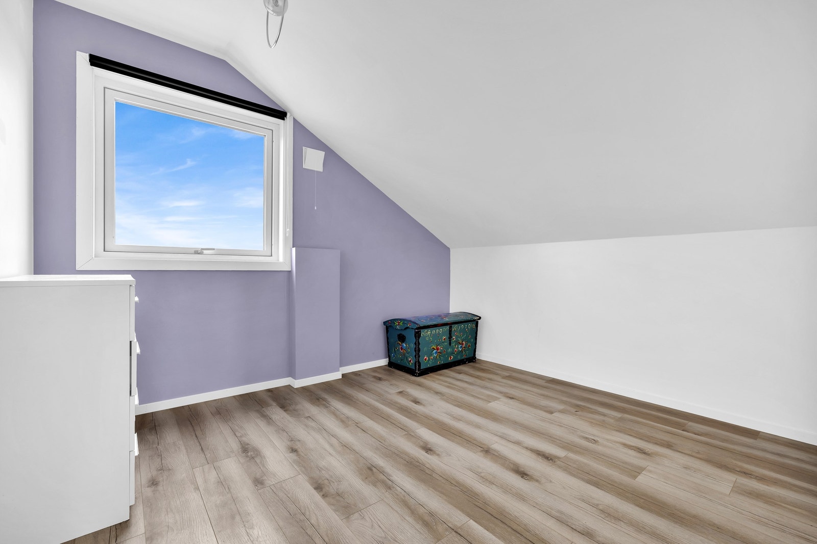 Gjesterom/barnerom i loftsetasje. Galleribilde