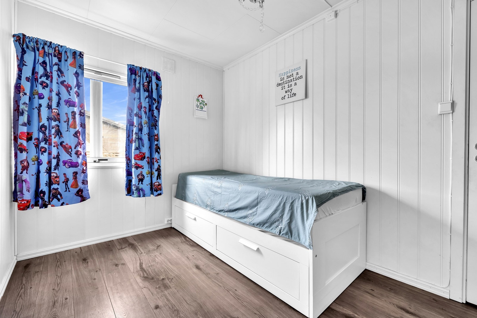 Etasjens andre soverommet egner seg godt som barnerom eller gjesterom. Galleribilde