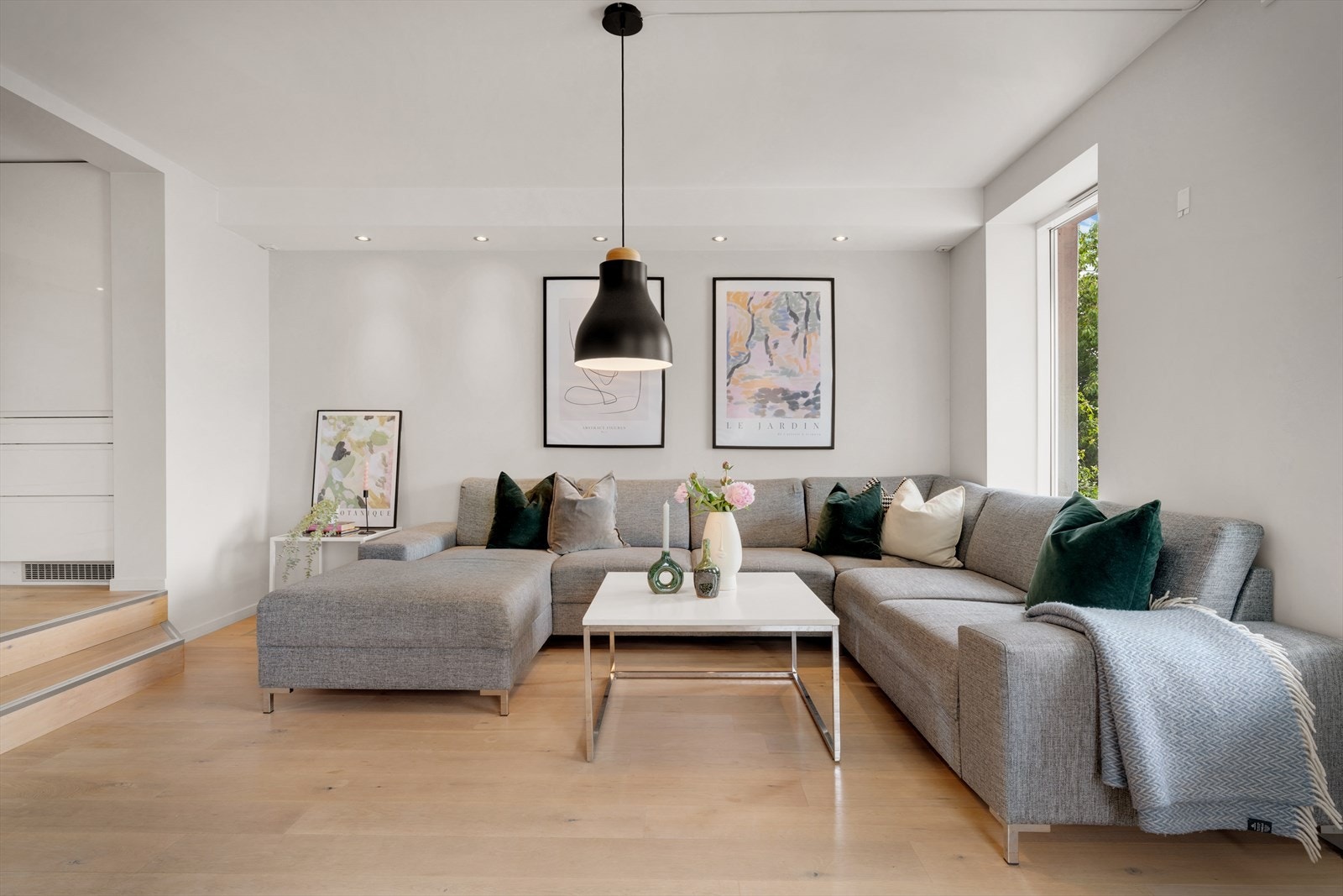 - Dette er et godt samlingsrom til avslappende kvelder og andre sammenkomster - Galleribilde