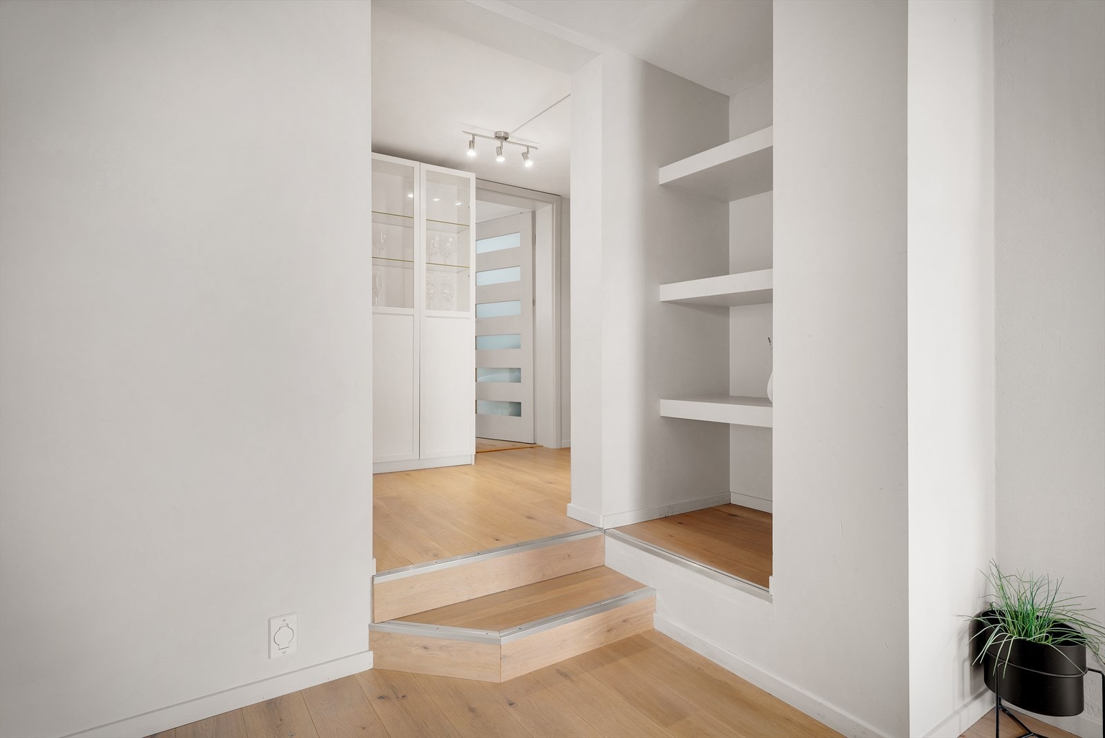 - Boligen har en særs praktisk og arealeffektiv planløsning - Galleribilde