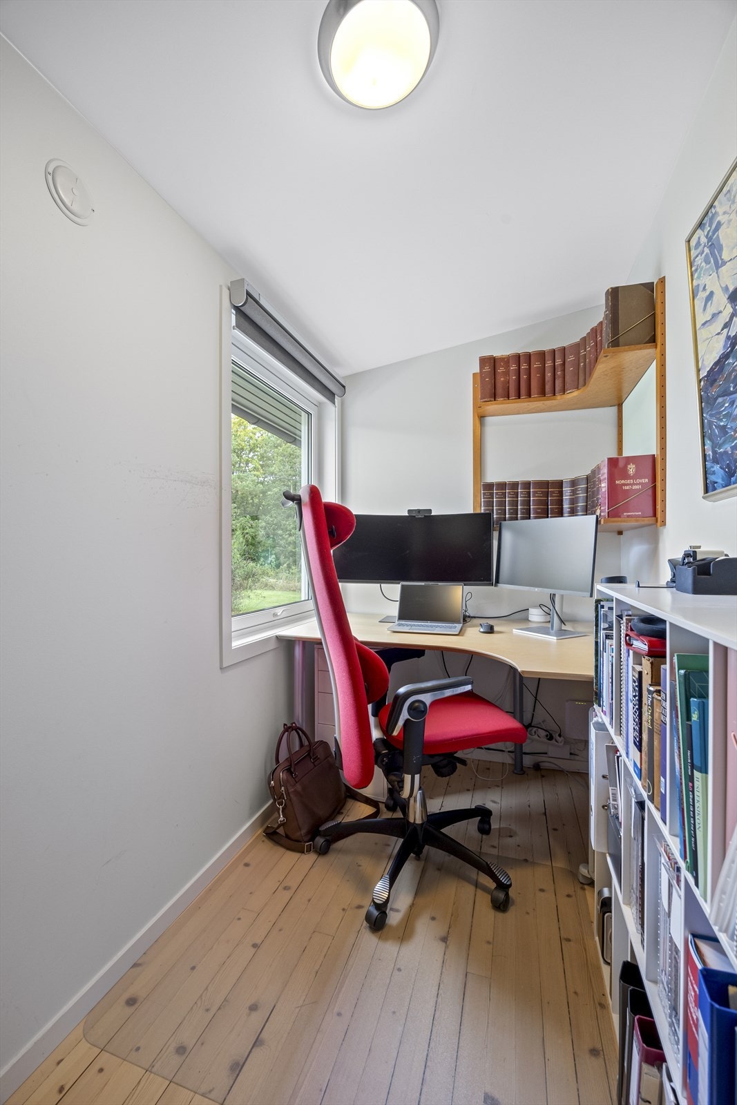 Ett av soverommene benyttes i dag som kontor. Galleribilde