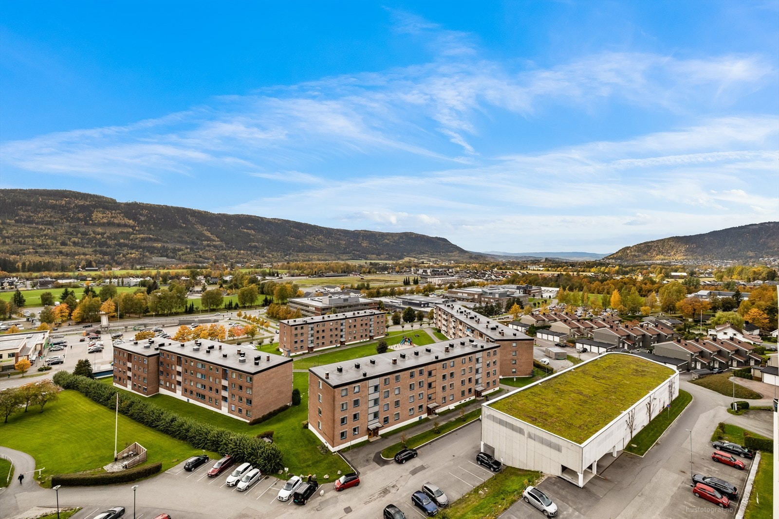 Lys og pen 1-roms med denne flotte utsikten. Galleribilde