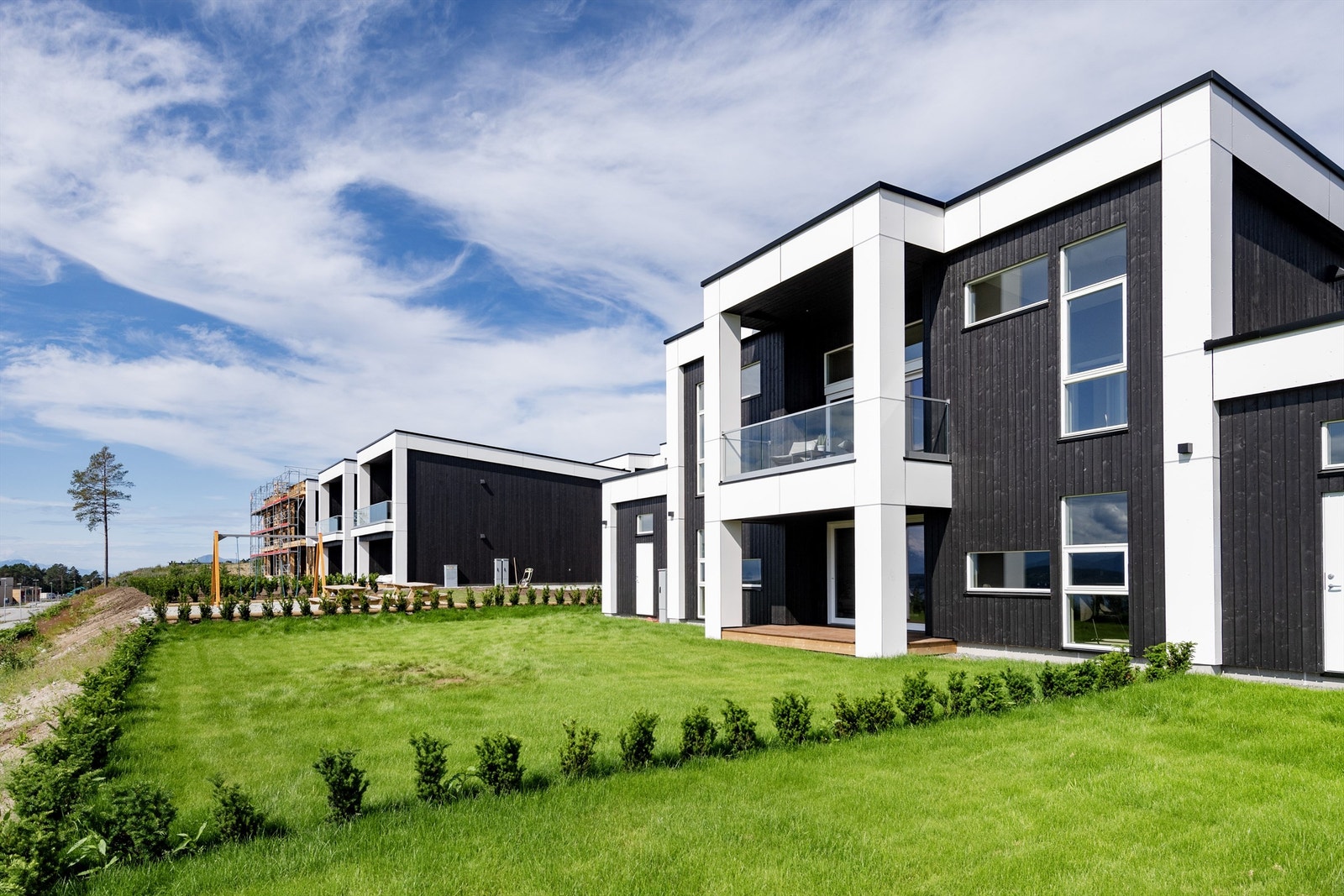Enebolig i kjede oppført i 2023, vest ende. Galleribilde
