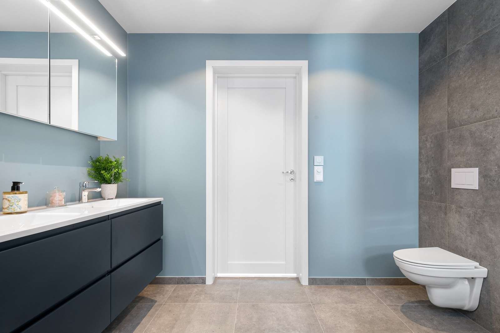 Flis på gulv med vannbåren gulvvarme. Galleribilde