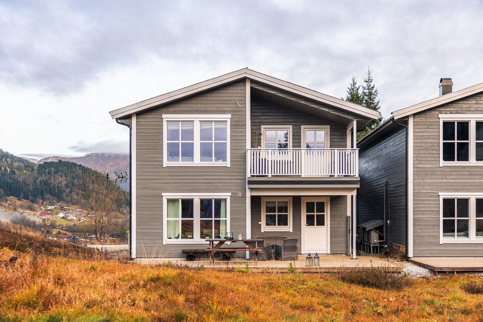 Her får du den gode hyttefølelsen kombinert med moderne komfort, og kort vei til et bredt spekter av aktiviteter året rundt Galleribilde