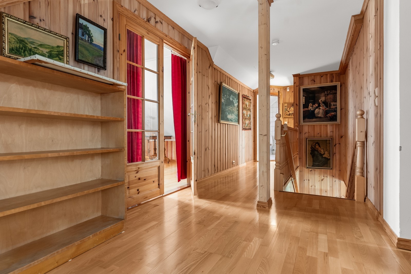 Fra hallen i 2. etasje Galleribilde