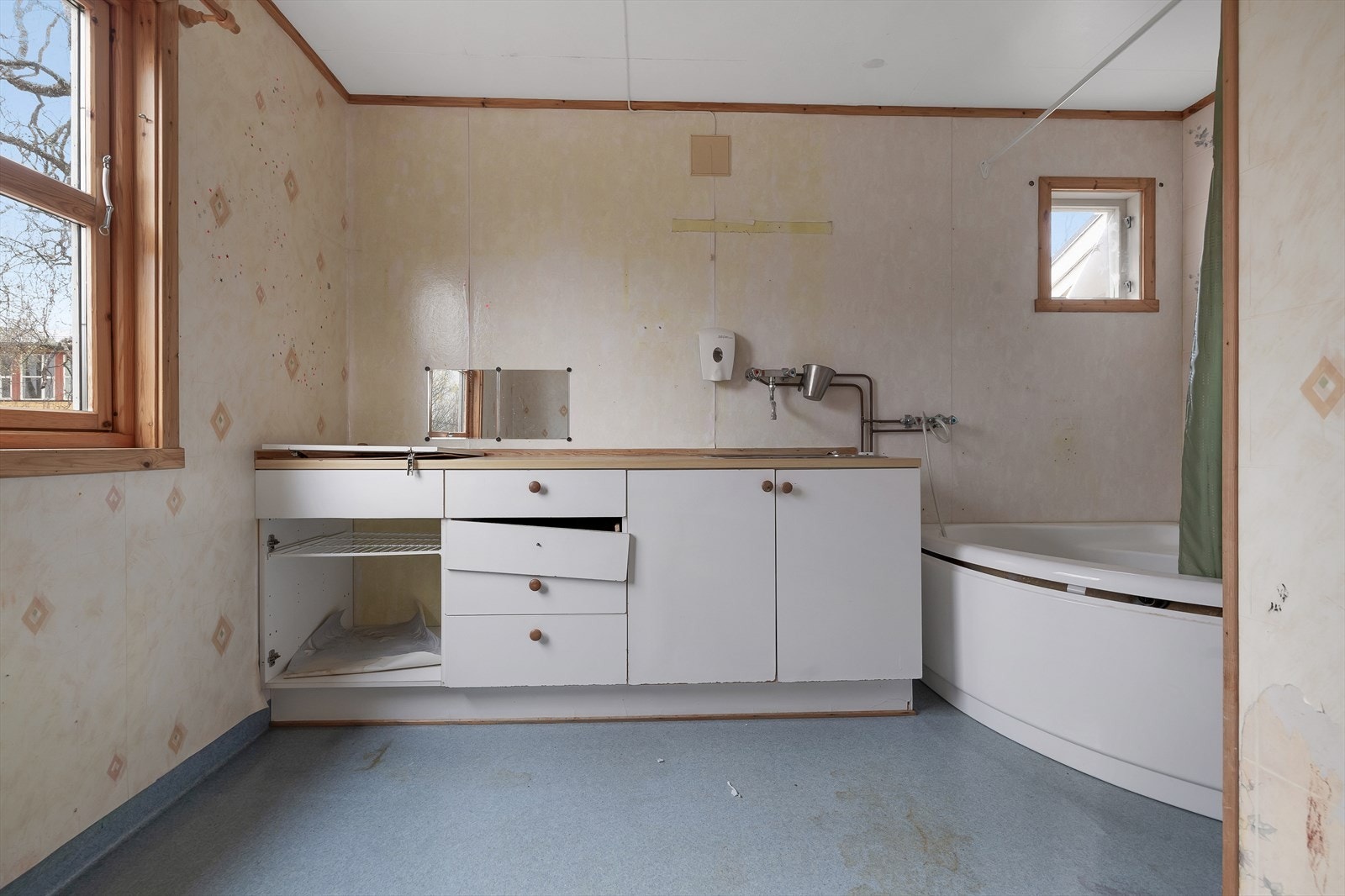 Bad hovedetasje Galleribilde