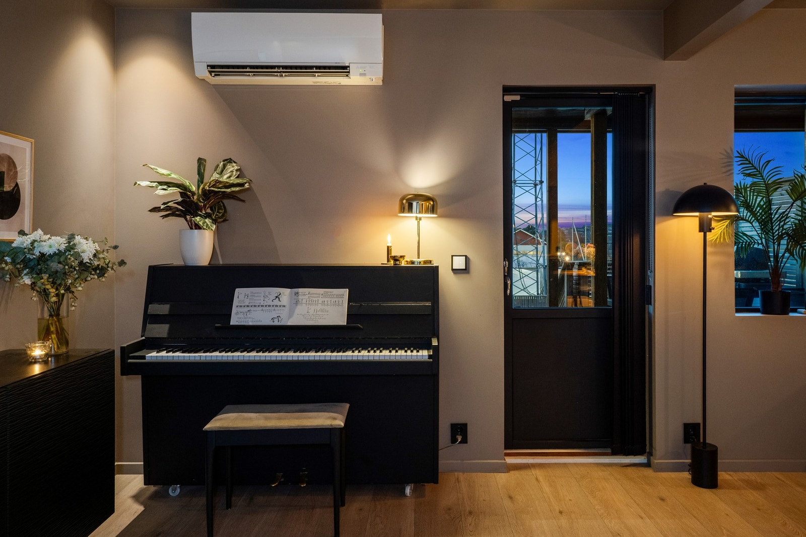 Fra stue mot veranda Galleribilde