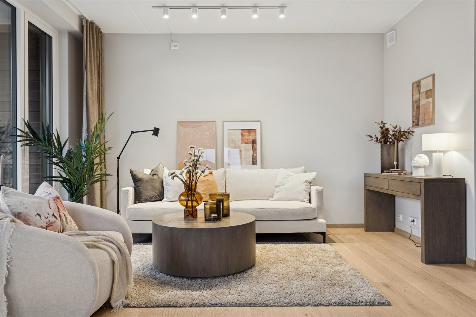 Pen en-stavs eikeparkett. Galleribilde