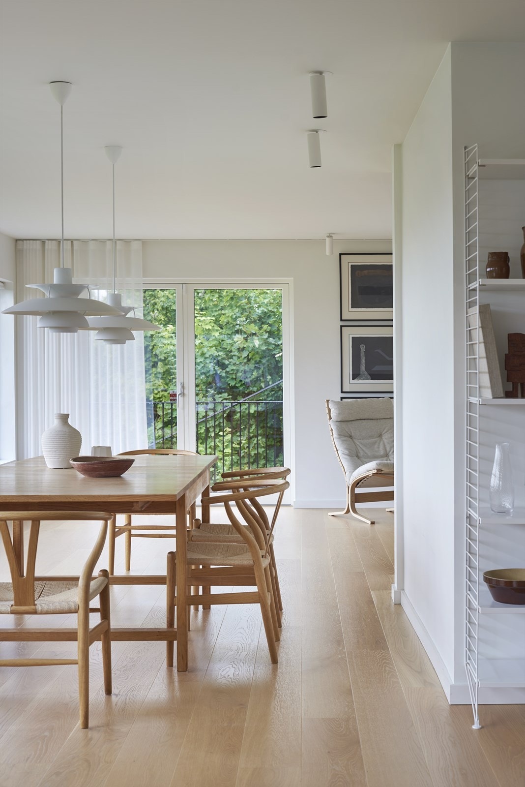 Fantastisk spisestue i åpen løsning mot både stue og kjøkken Galleribilde