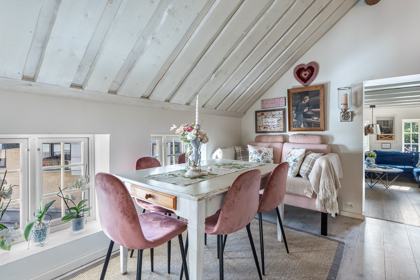 koselig spiseplass på kjøkkenet Galleribilde