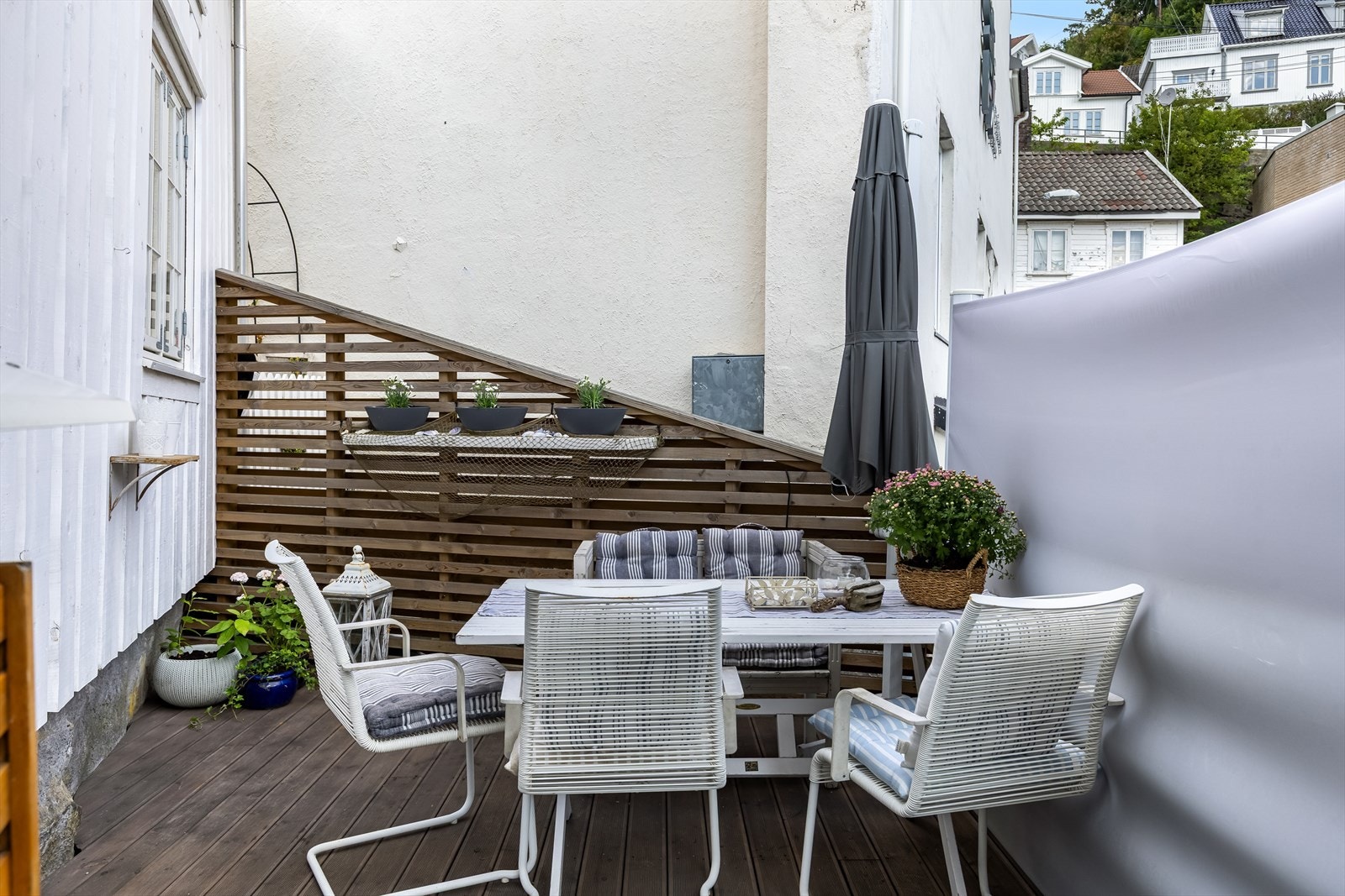 Uteplassen foran boligen Galleribilde