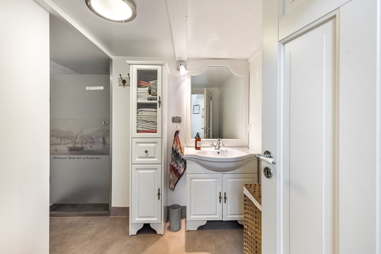 Dusjbad i hovedenheten Galleribilde