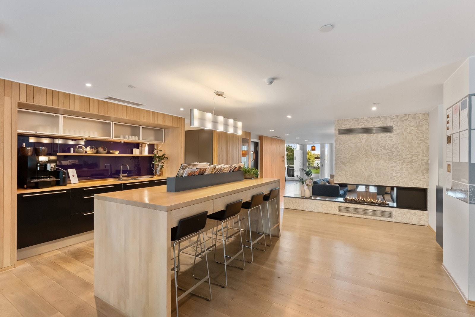 Hotell følelse med bemannet serviceområde med lobby, treningsrom, møterom, selskapsrom og kjøkken Galleribilde