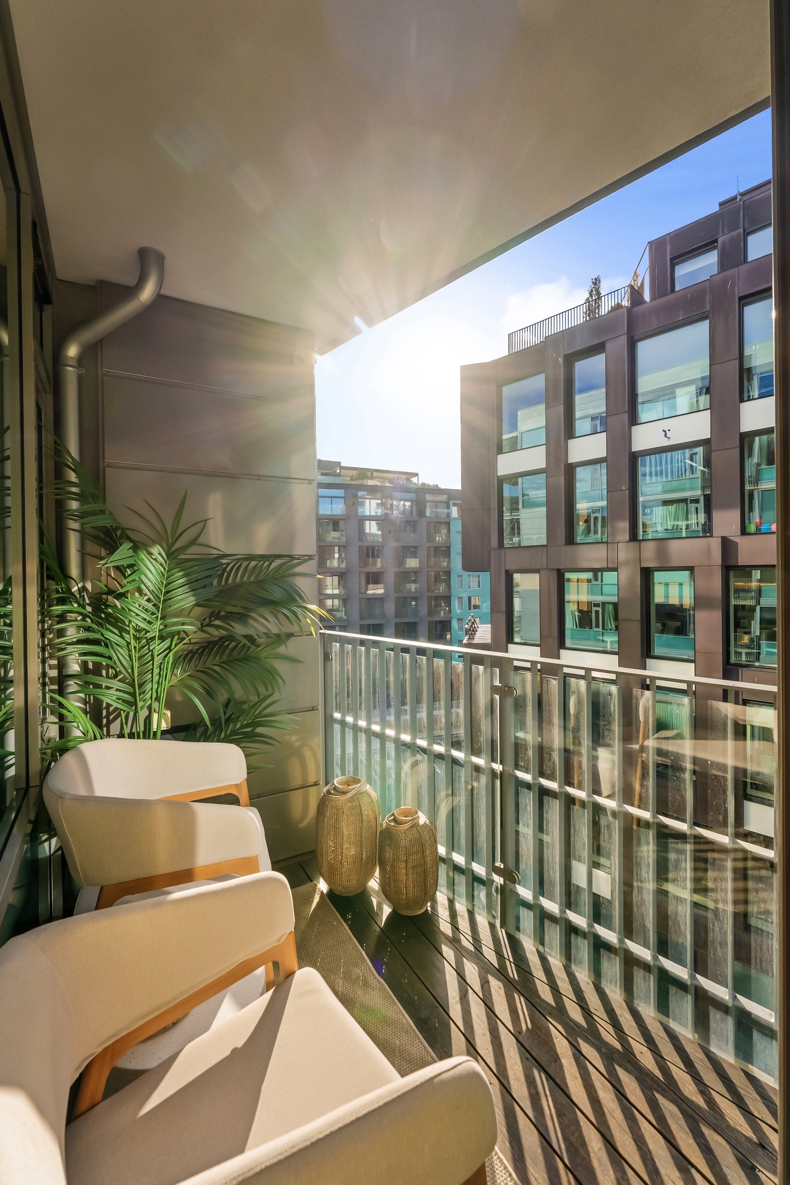 Flott balkong med utgang fra stuen på ca. 3 kvm Galleribilde